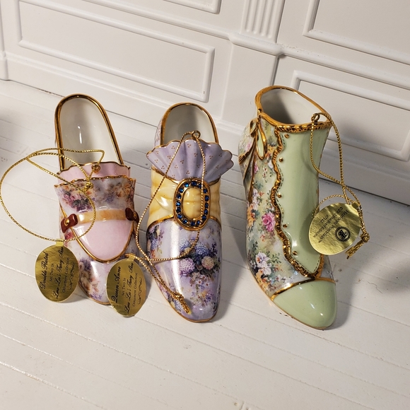 Bradford Edition Heirloom Porcelain Shoe Ornaments - Picture 4 of 14